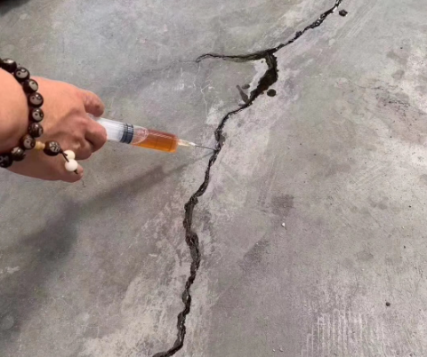 城步混凝土裂缝修补技术详解​